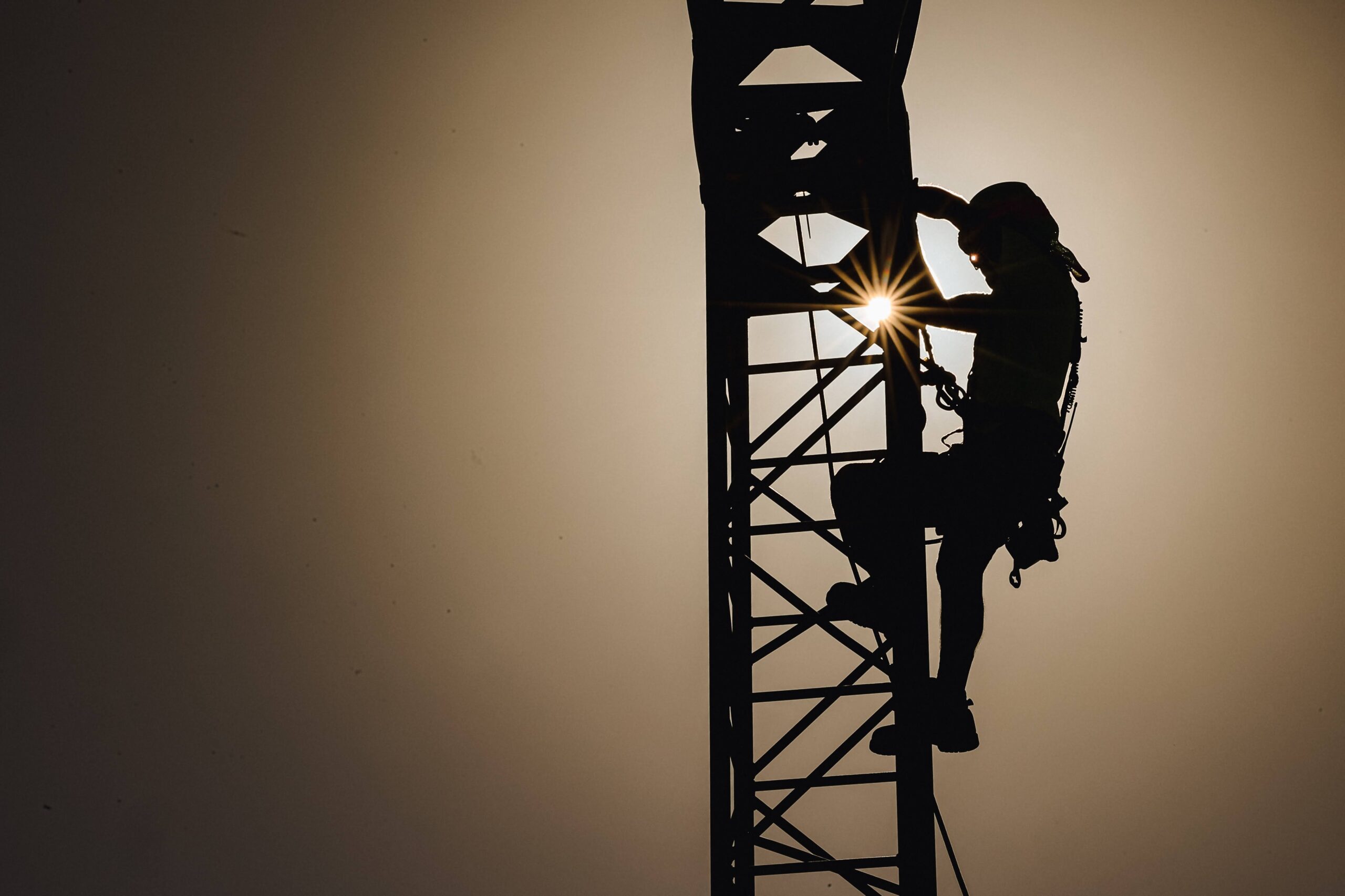 Silhouette,Of,Man,In,Hard,Hat,Working,In,Construction,Industry